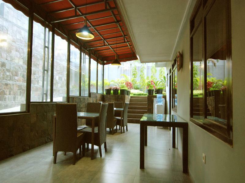 Oyo 202 Kuwera Inn Бандунг Экстерьер фото